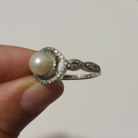 Womens size 8 pear, diamond sterling silver ring. - Picture 6 of 8